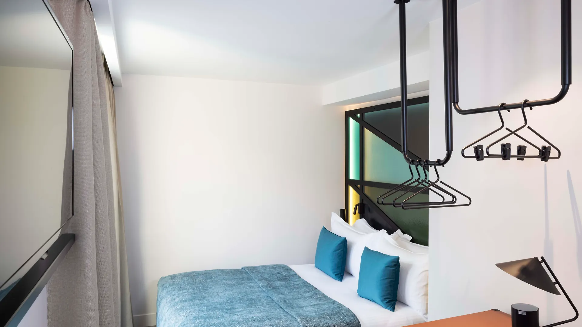 Le 12 Hotel