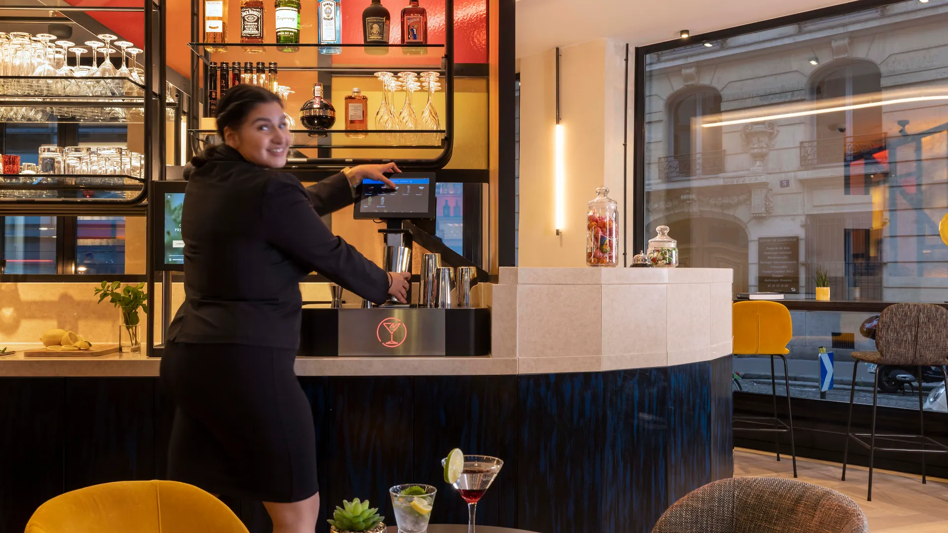 Le 12 Hotel